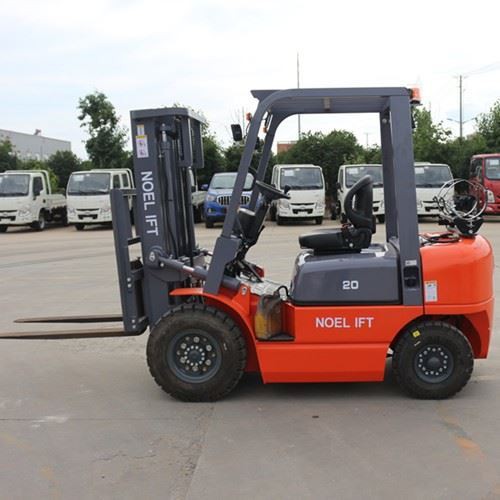 1800kg Gasoline Lpg Powered Forklift Truck